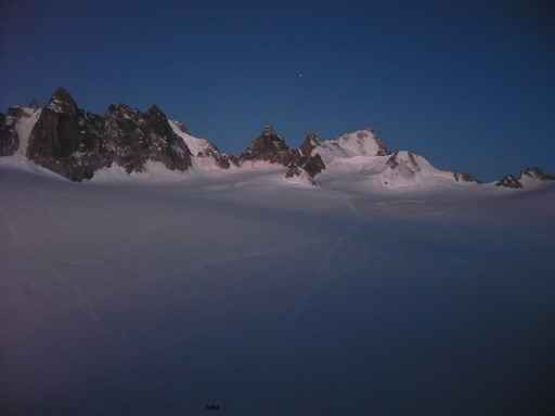 aube sur les aiguilles Dores