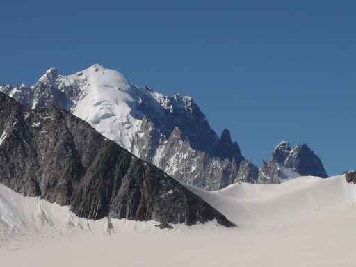 au loin, Verte et Drus